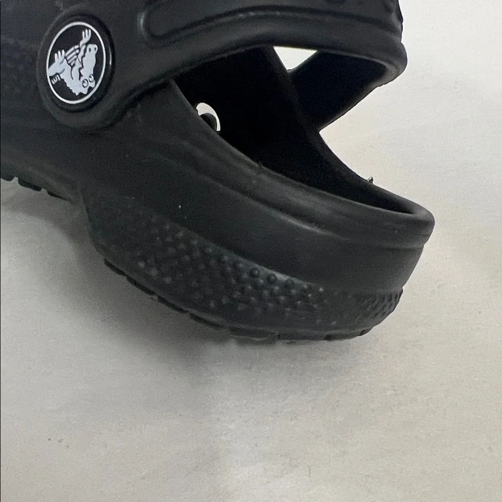 CROCS Kids Black Sandals sz 6